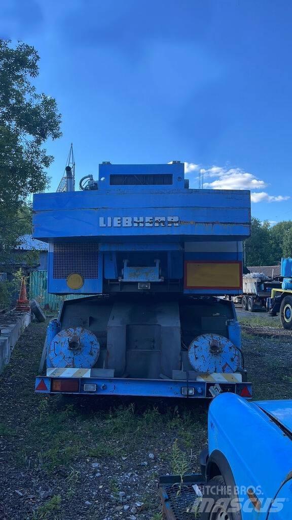 Liebherr LT 90 Mobile and all terrain cranes