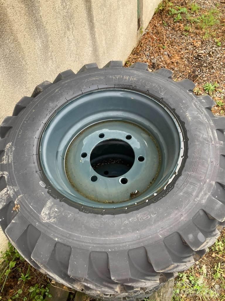 Hyundai R55W-9 Tires, wheels and rims