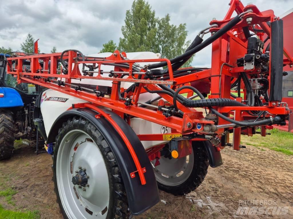 Kuhn Lexis 3000 Trailed sprayers