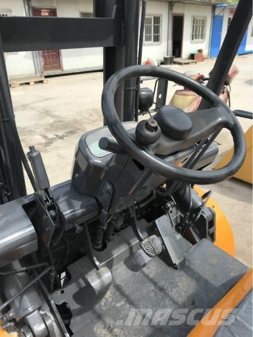TCM FD 100 Diesel Forklifts
