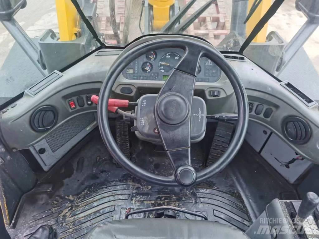 Komatsu WA 380 Wheel Loaders