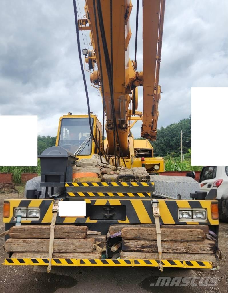 Tadano TR 500 M-2 Rough Terrain Cranes