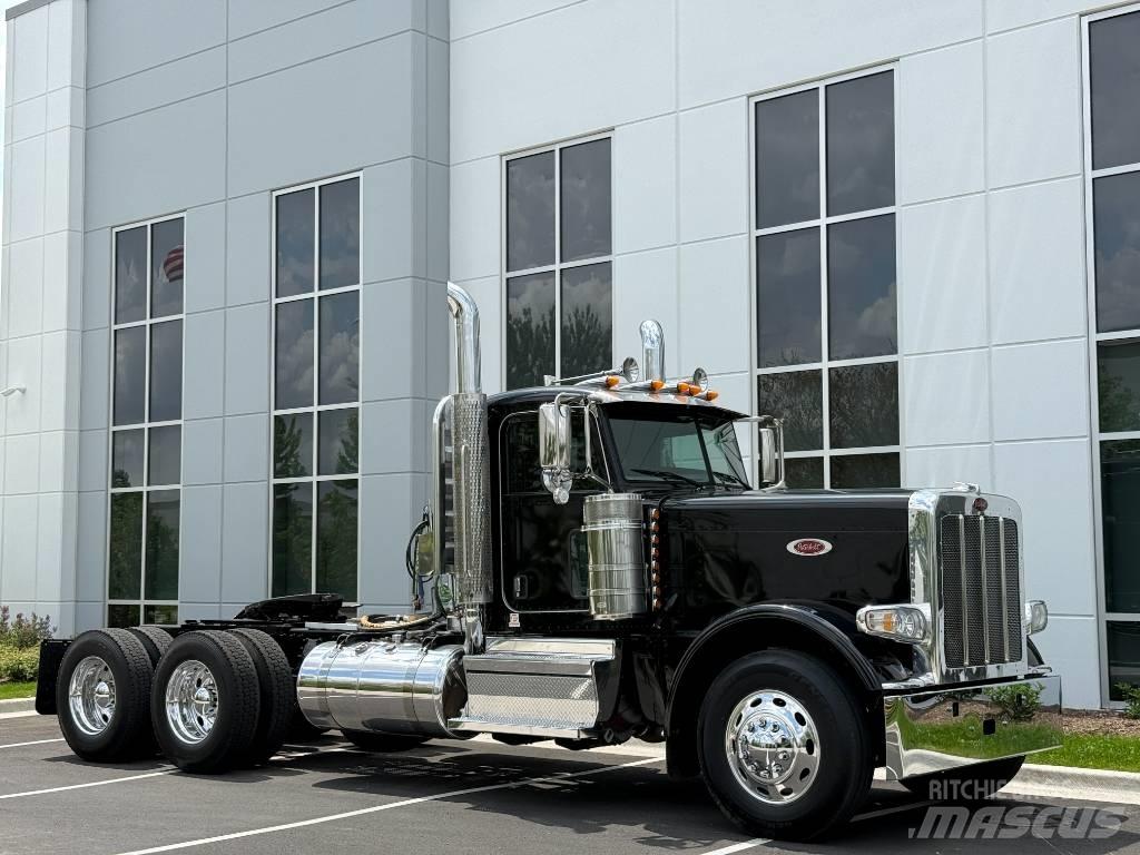 Peterbilt 389 Conventional Trucks / Tractor Trucks