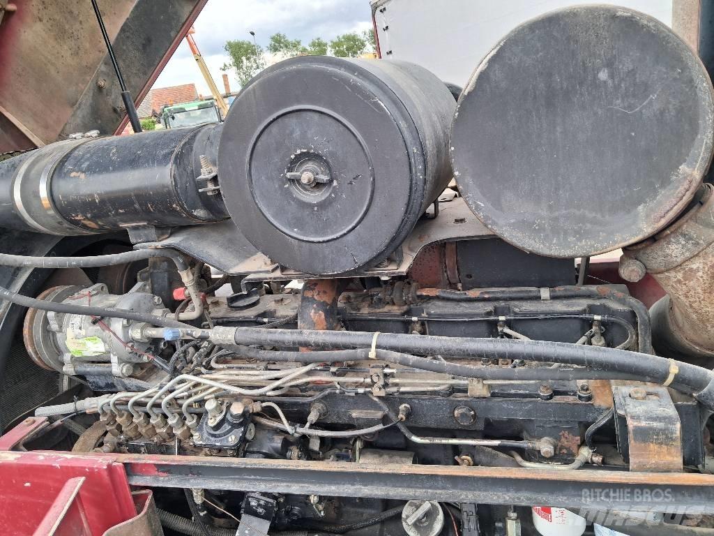Case IH 7120 MAGNUM Tractors