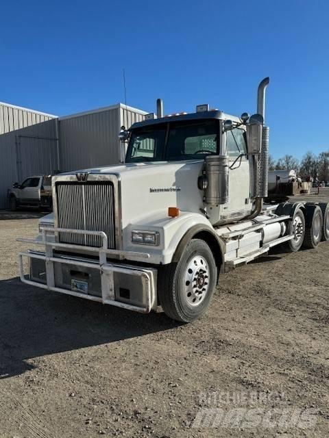 Western Star 4900 Conventional Trucks / Tractor Trucks