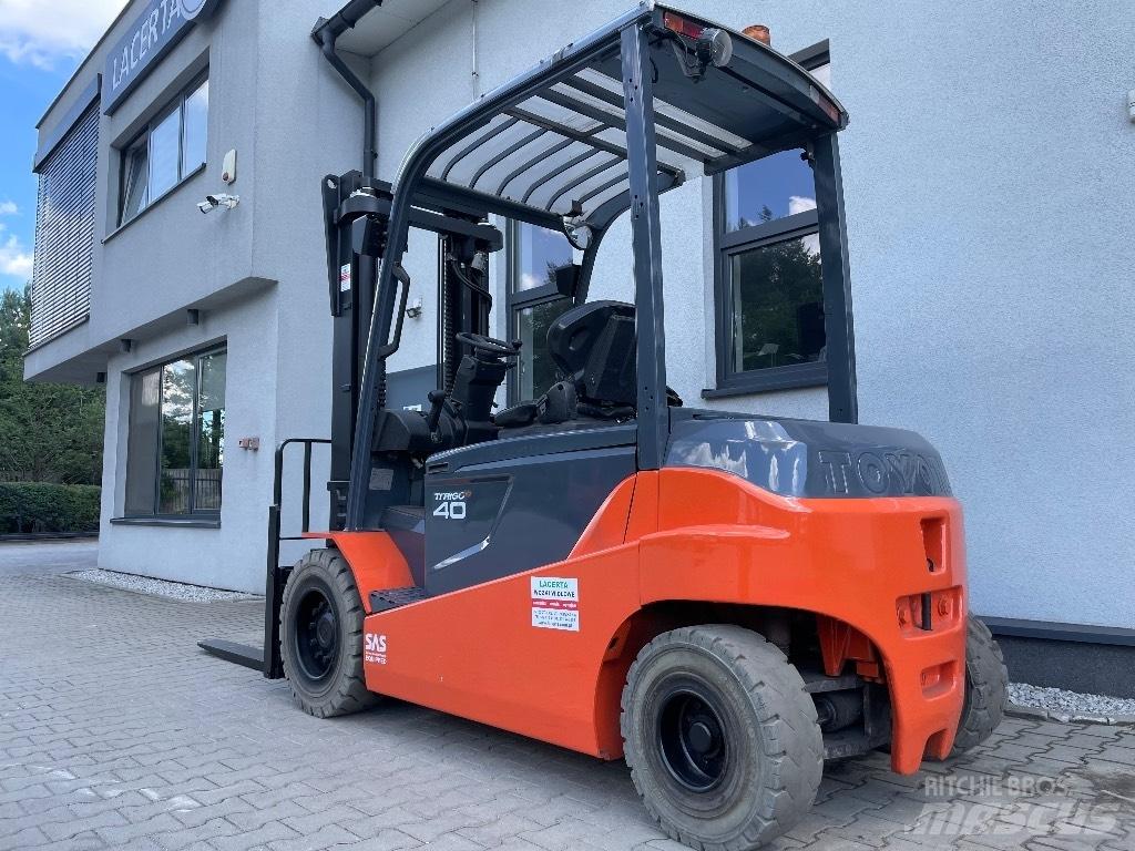 Toyota 8FBMT40 Electric Forklifts