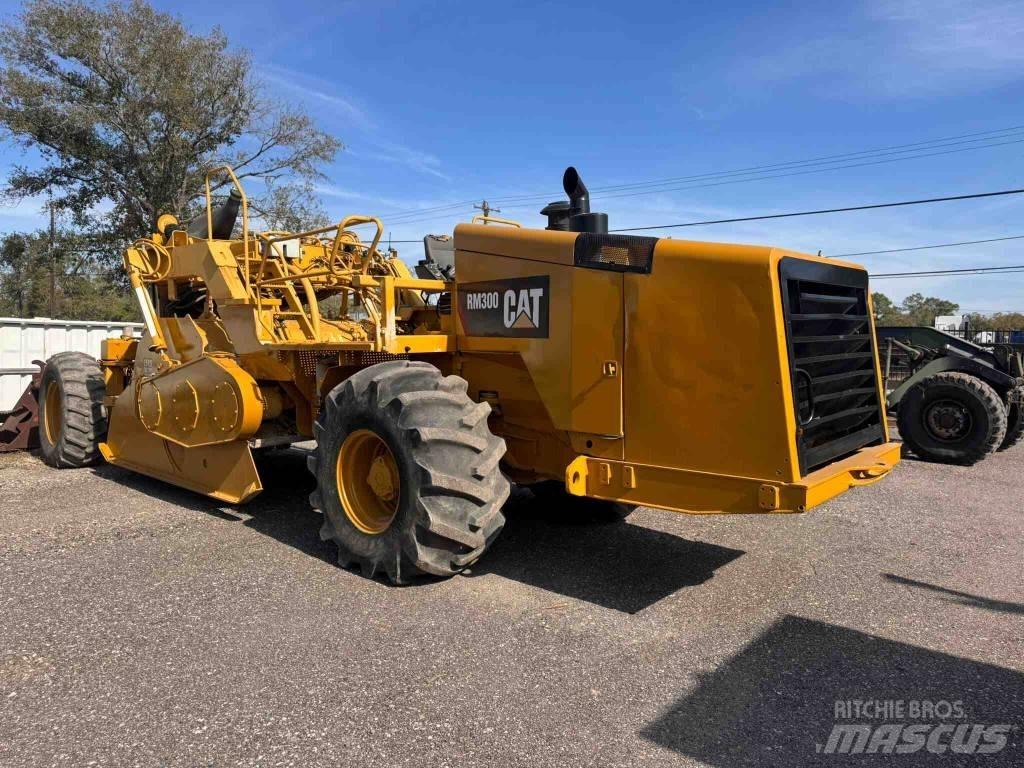 CAT RM 300 Asphalt Recycling Equipment