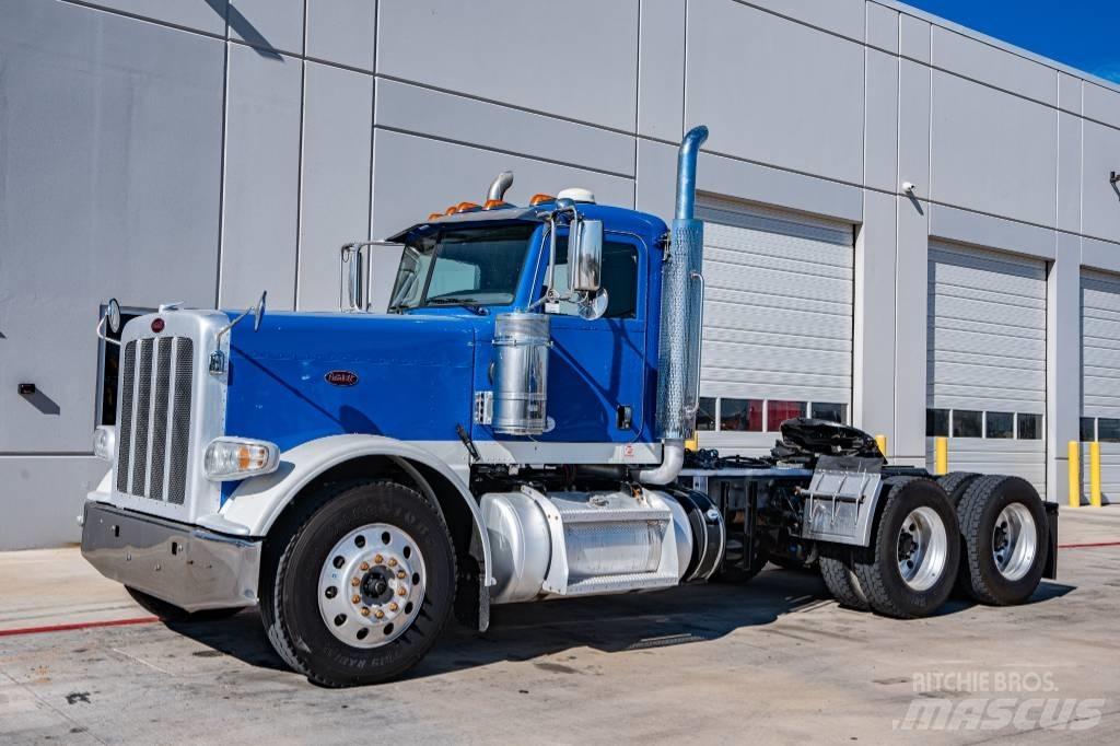 Peterbilt 389 Conventional Trucks / Tractor Trucks