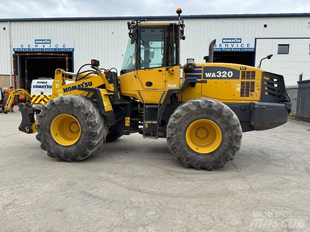 Komatsu WA320-5 Wheel Loaders