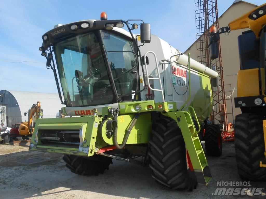 CLAAS Tucano 440 Combine Harvesters