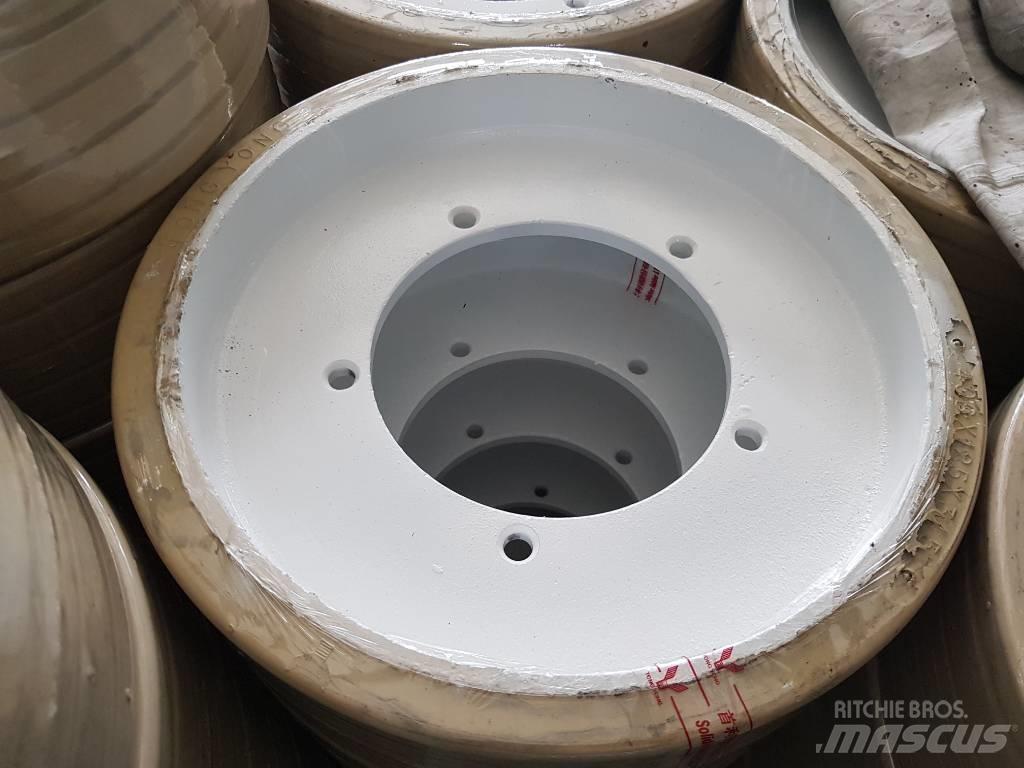 JLG 2646 Tires, wheels and rims