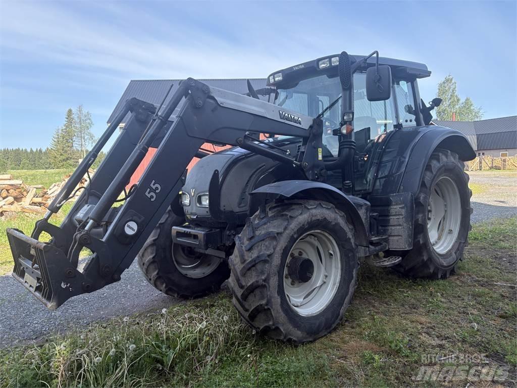 Valtra N122 Tractors