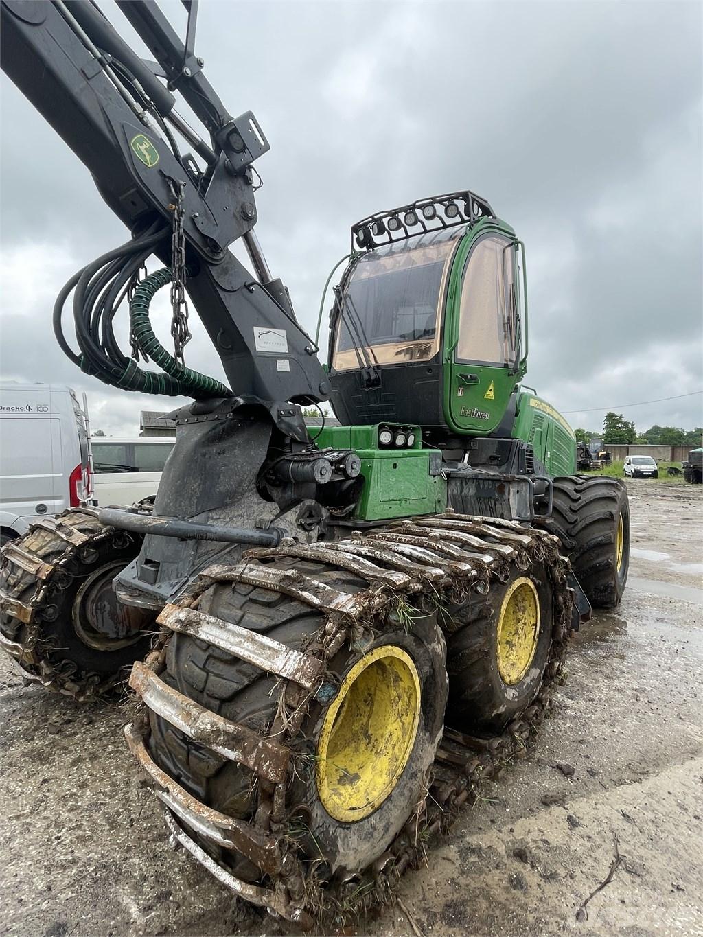 John Deere 1070 G Harvesters