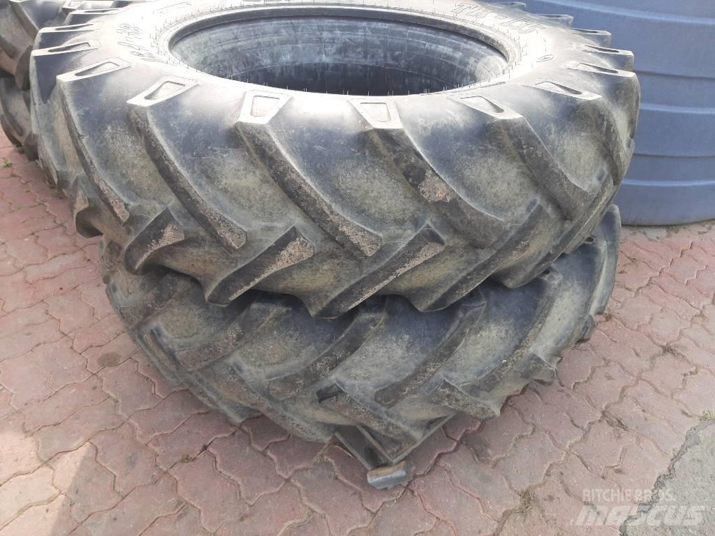 BKT 18.4-34 2 kpl Tires, wheels and rims