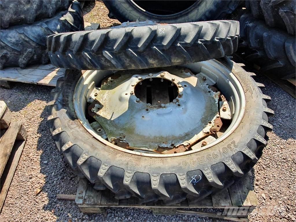 BKT 230/95R44 x2 Tires, wheels and rims