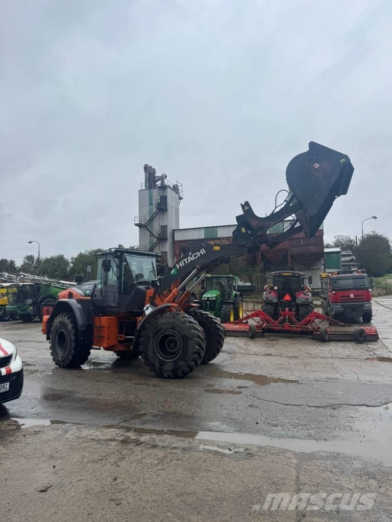Hitachi ZW220 Wheel Loaders