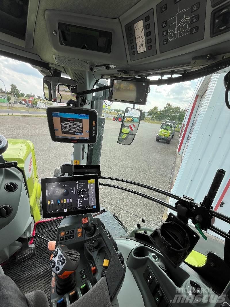 CLAAS Axion 870 Tractors