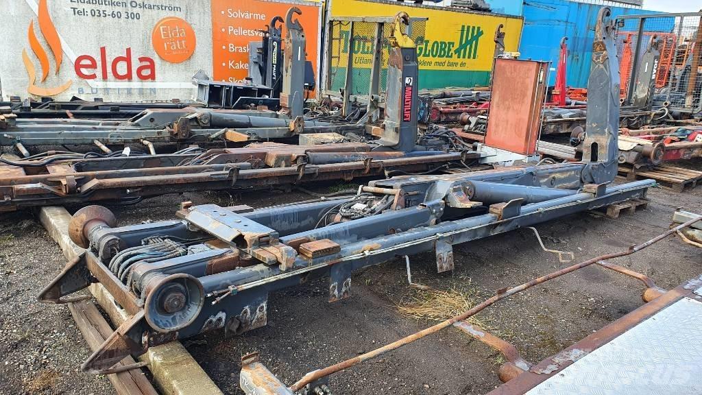  Hooklift DAMAGED Hooklifts
