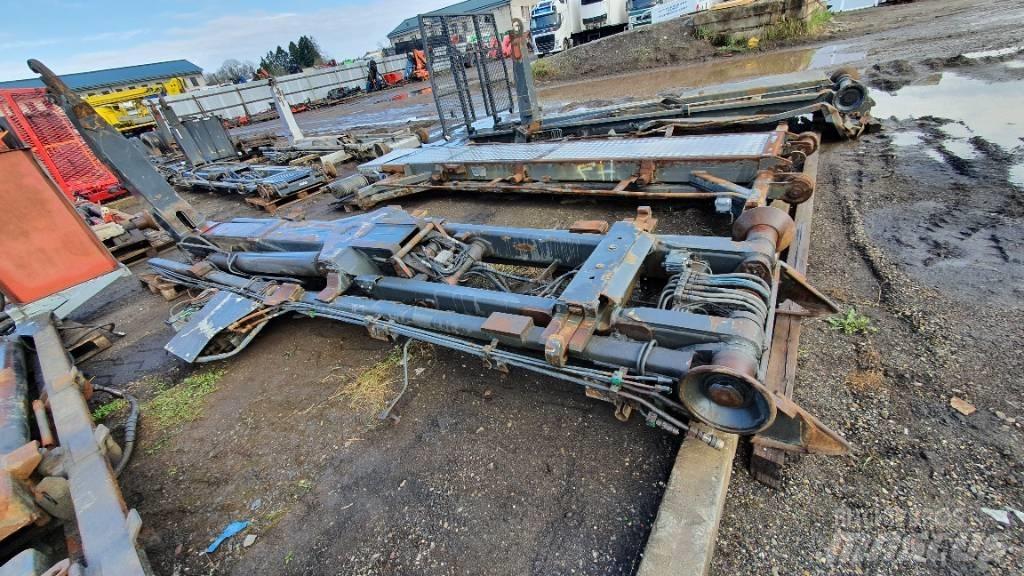  Hooklift DAMAGED Hooklifts