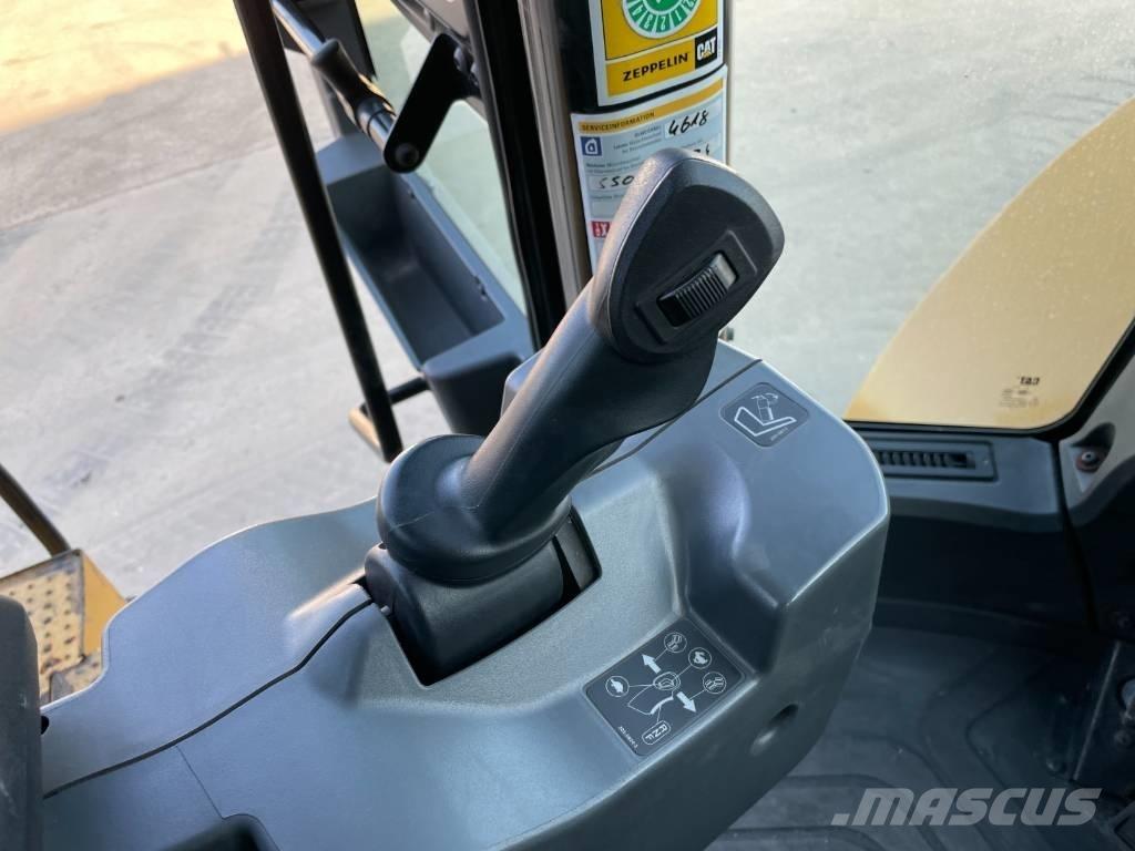 CAT 950M Wheel Loaders