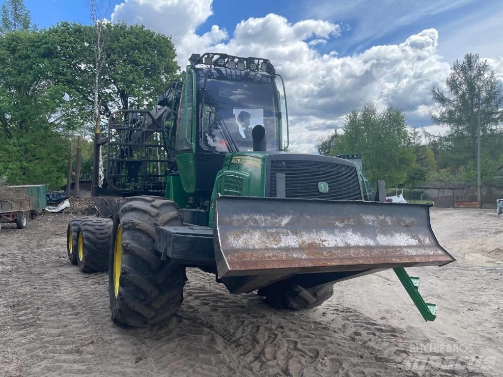 John Deere 1010 E Forwarders