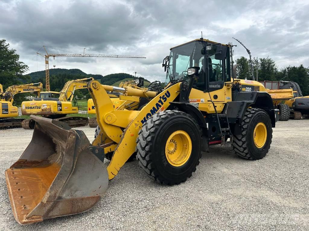 Komatsu WA 320-7 Wheel Loaders