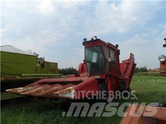 New Idea 802 Combine Harvesters