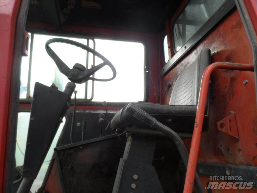 New Idea 802 Combine Harvesters