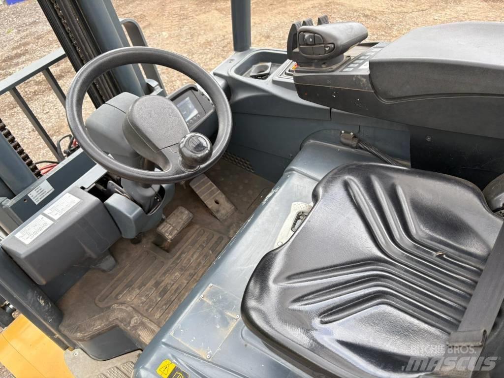 CAT EP 45 Electric Forklifts