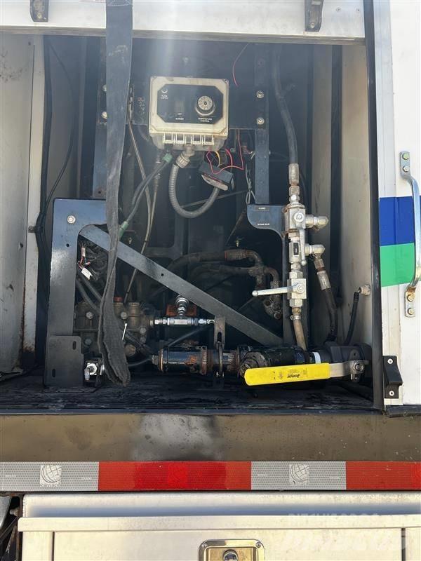 Kenworth T880 Vacuum Trucks