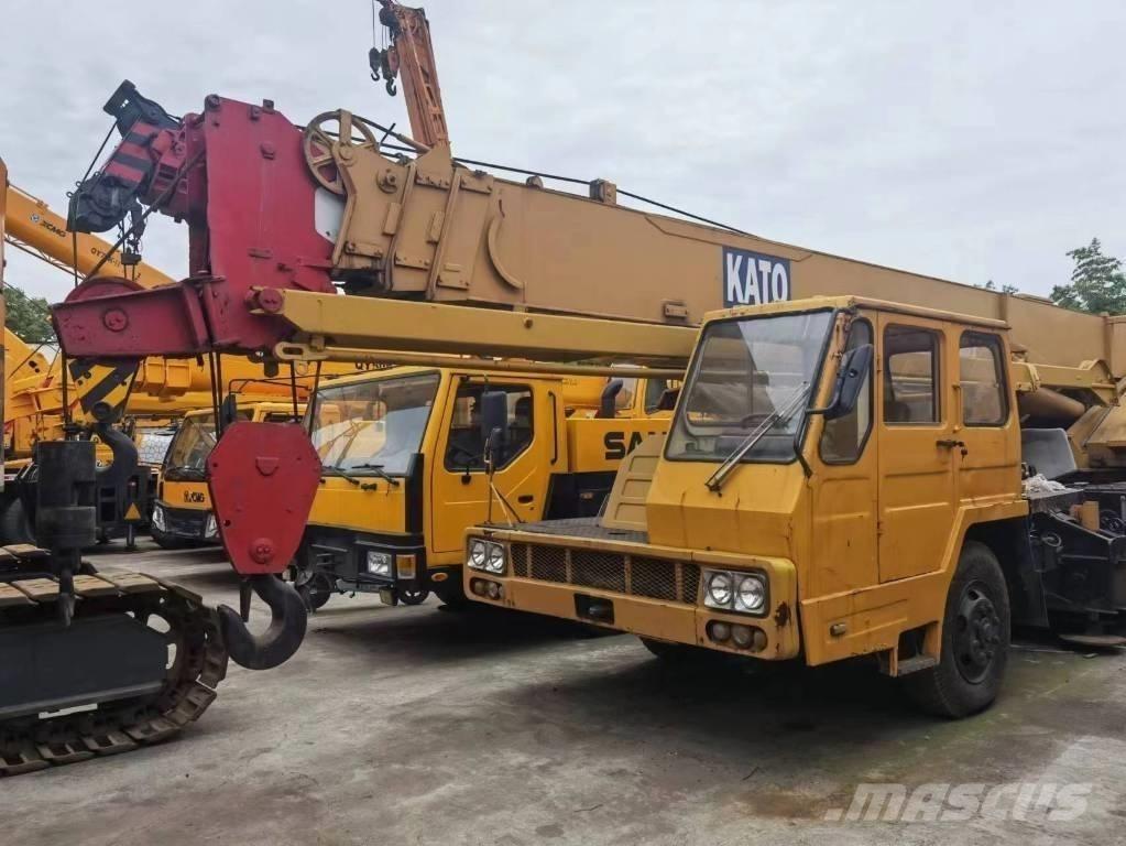 Kato 2500 KVA Mobile and all terrain cranes