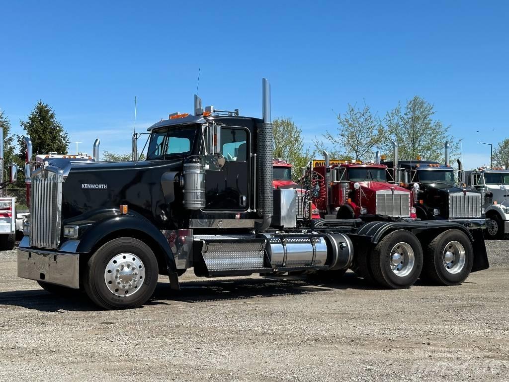 Kenworth W900 Conventional Trucks / Tractor Trucks
