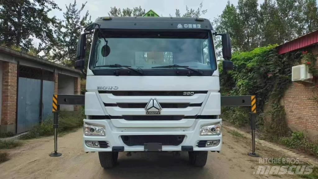 Howo 371 375 380 Boom / Crane / Bucket Trucks