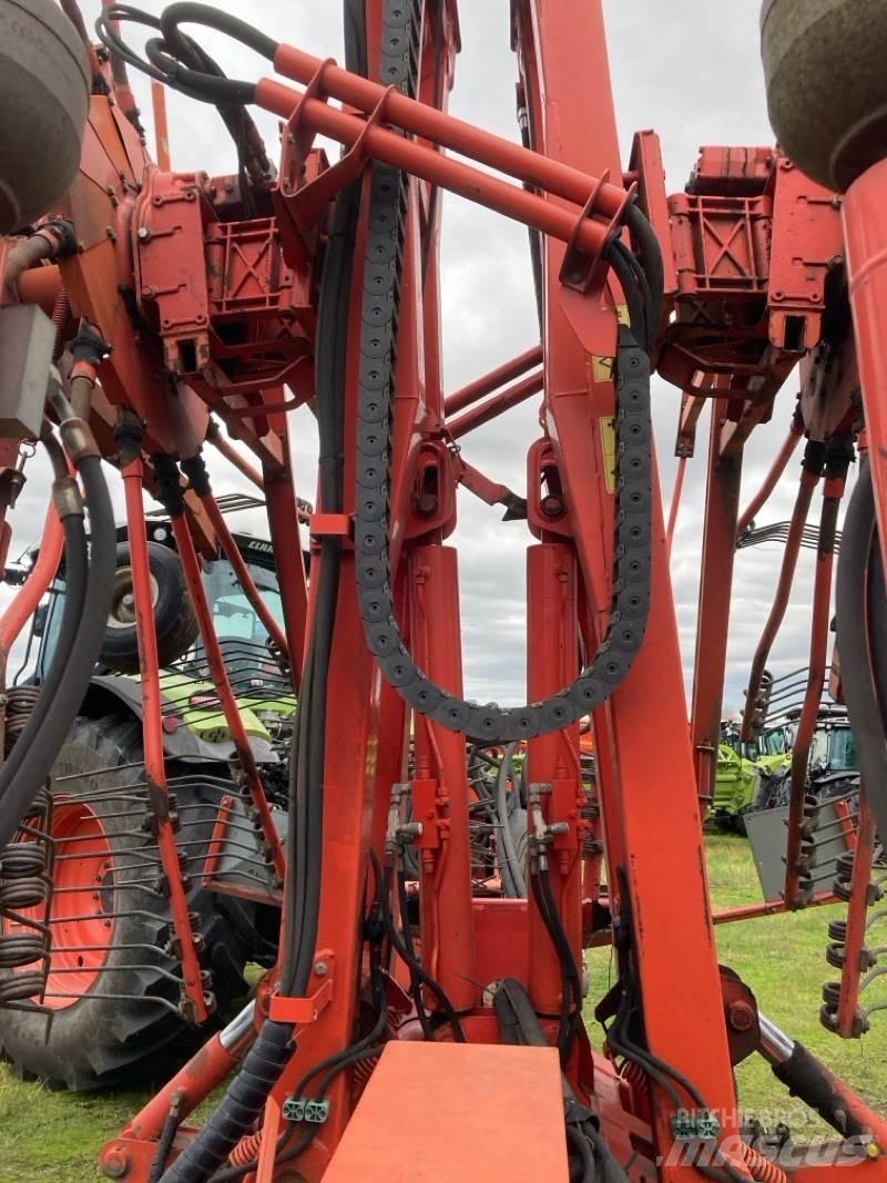 Kuhn GA 15021 Swathers/ Windrowers