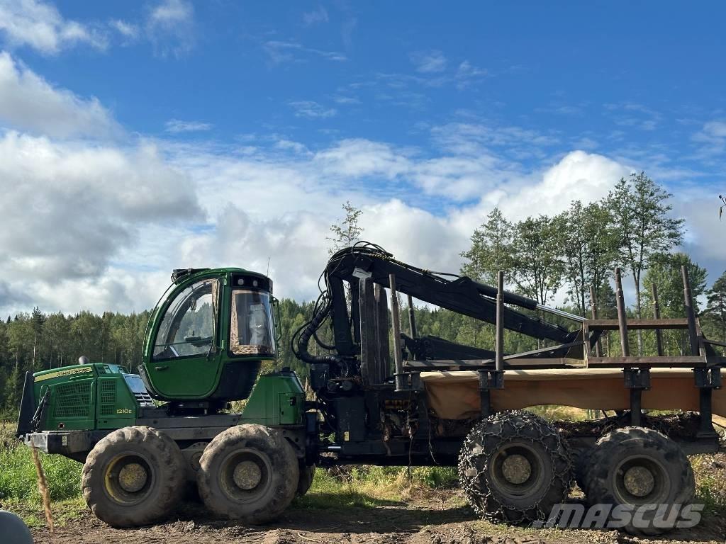 John Deere 1210 E Forwarders