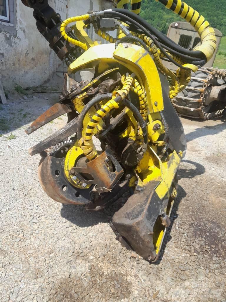John Deere 1270 D Harvesters