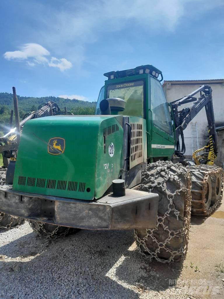 John Deere 1270 D Harvesters