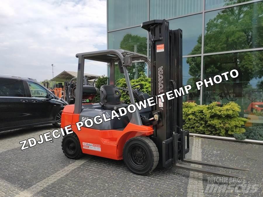 Toyota 42-7FGF20 LPG trucks