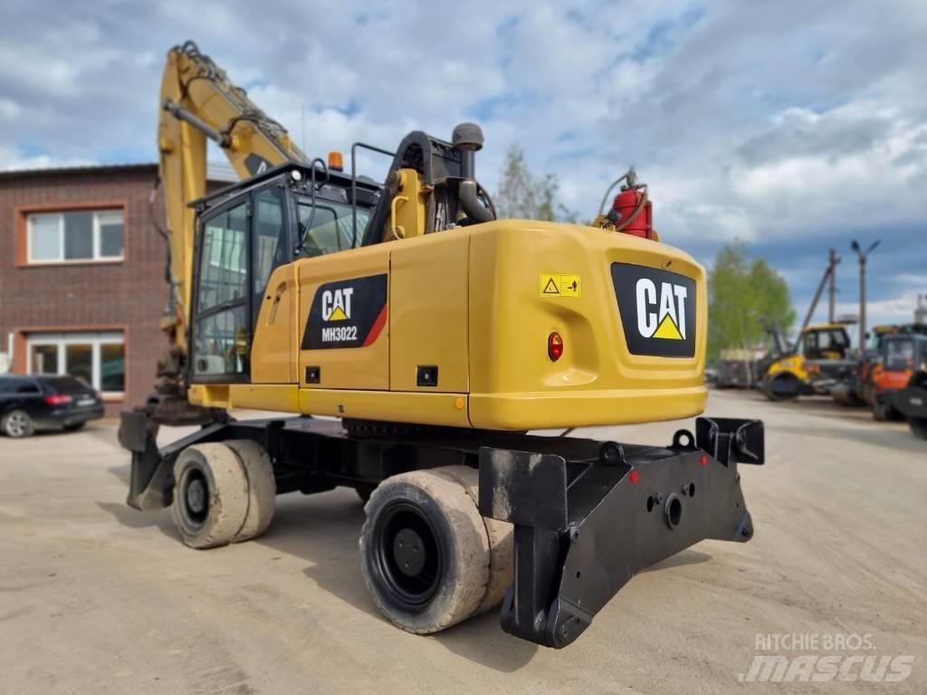 CAT MH 3022 Waste / Industry Handlers