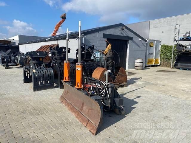 Takeuchi TL 230 Skid Steer Loaders