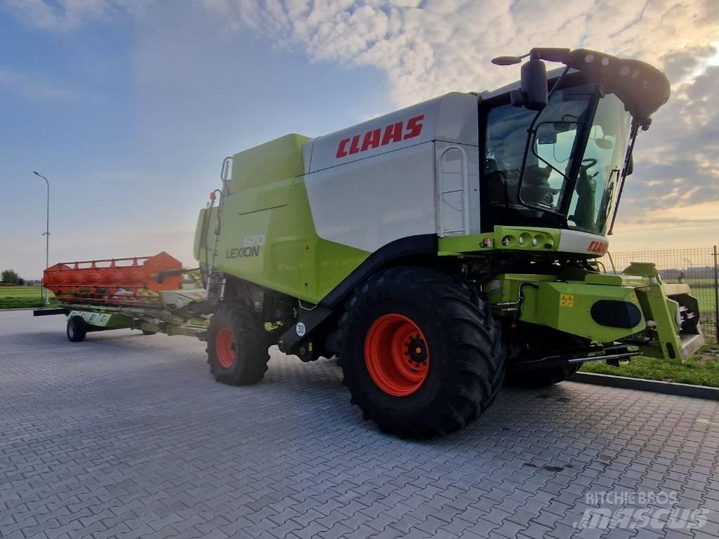 CLAAS Lexion 670 Combine Harvesters