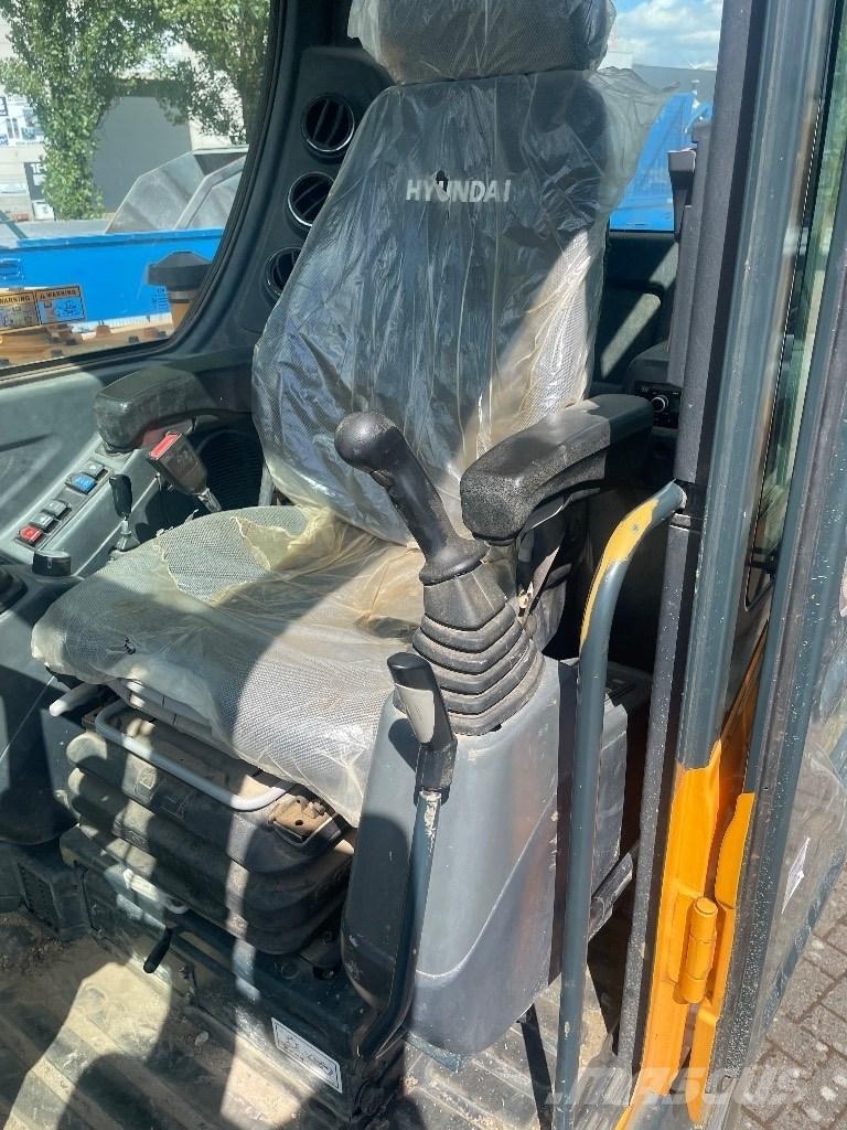 Hyundai 55w9a Wheeled Excavators