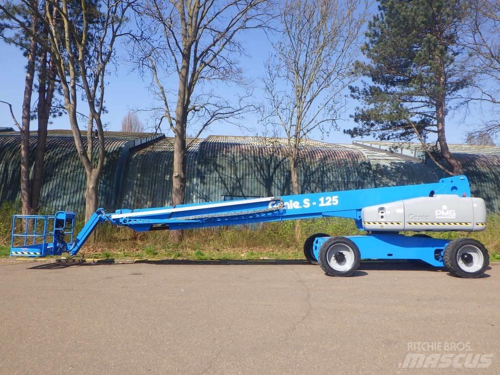 Genie S125 Telescopic boom lifts