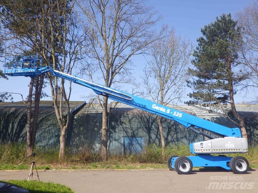 Genie S125 Telescopic boom lifts