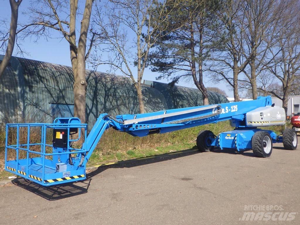Genie S125 Telescopic boom lifts