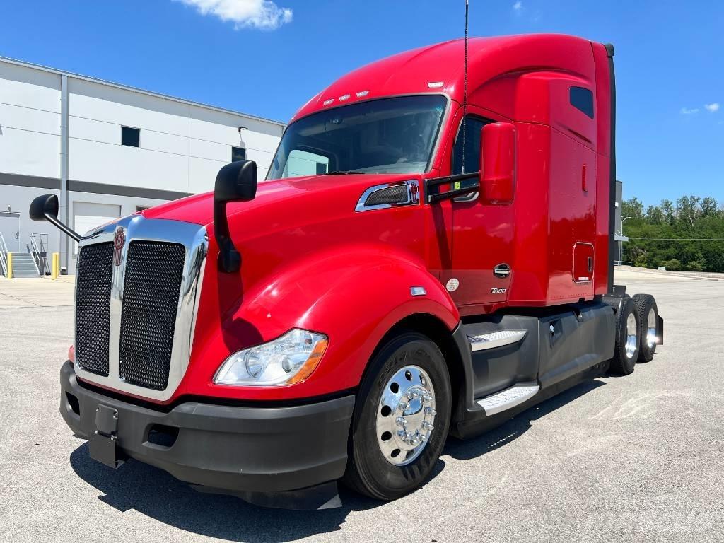 Kenworth T 680 Conventional Trucks / Tractor Trucks