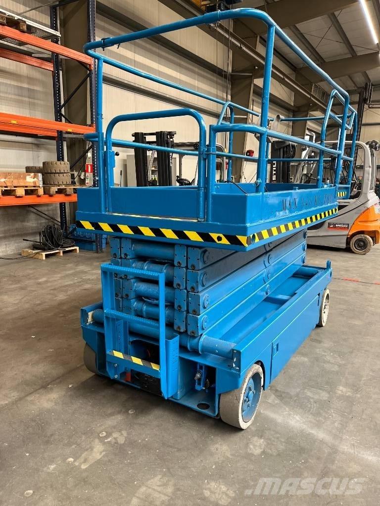  up richt X32N Scissor Lifts