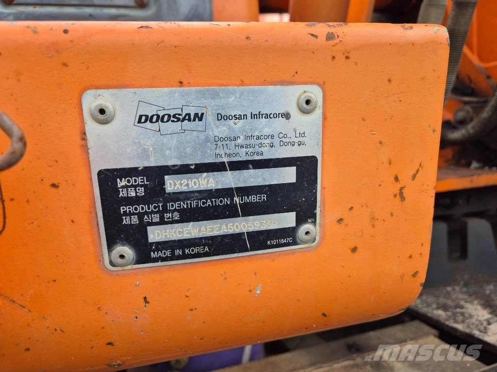 Doosan DX210WA Wheeled Excavators