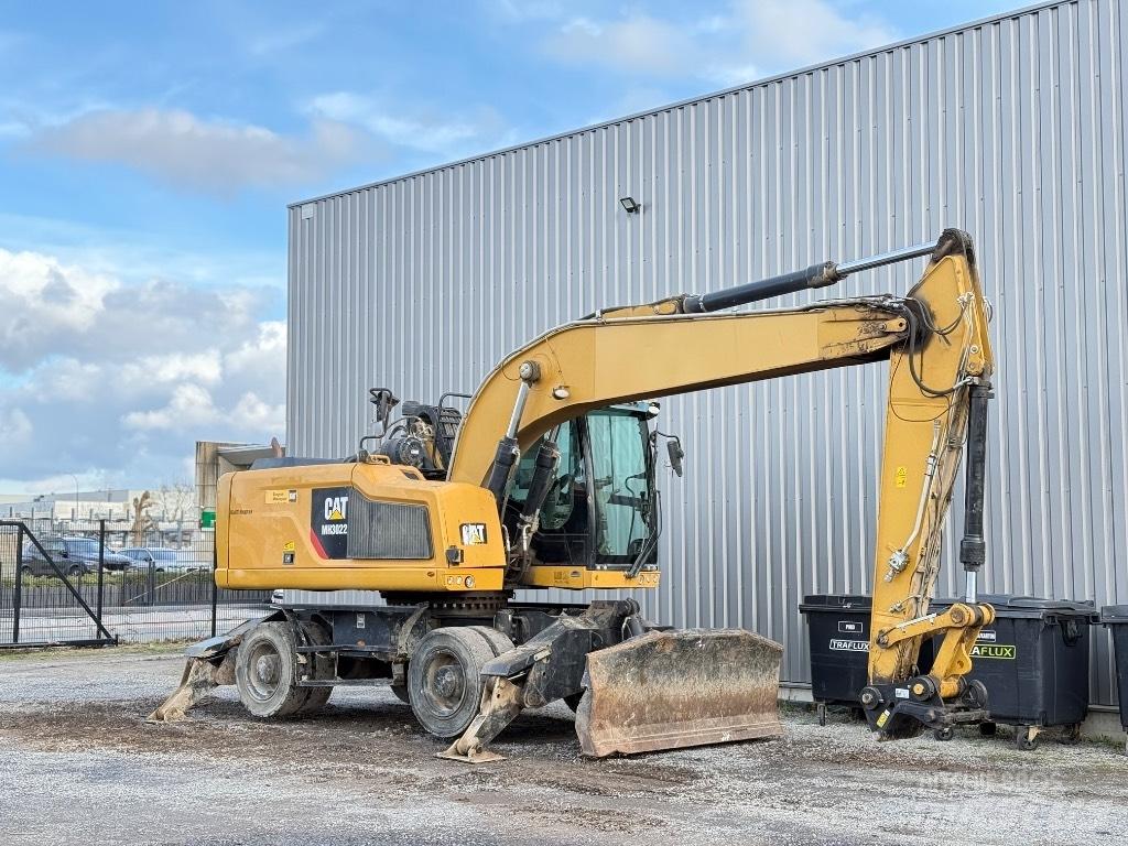 CAT MH3022 Waste / Industry Handlers