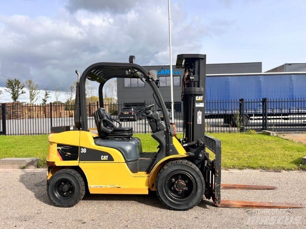CAT DP30N Diesel Forklifts